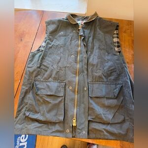Quality Country and Leisure Wear" Waxed Cotton Gilet Vest barbour Westmoreland m